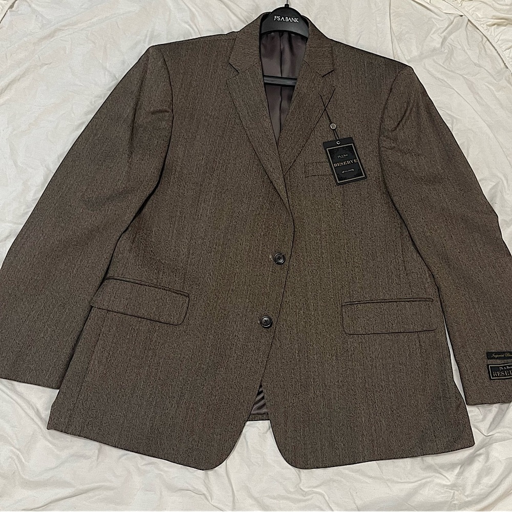 Brand new straight Jos a Bank Reserve brown men’s jacket. Size 46S.